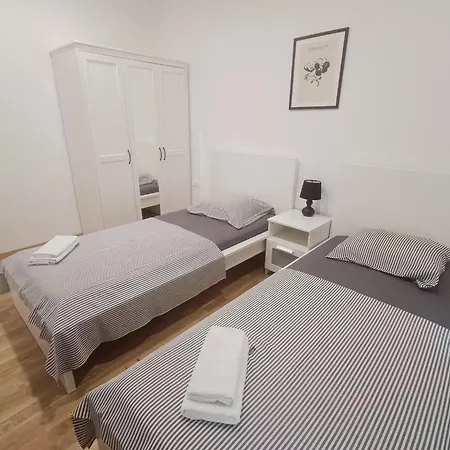 Downtown Апартаменти